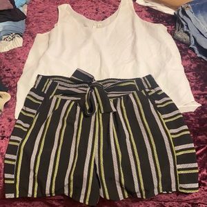 TANK-TOP AND COMFY SHORTS OUTFIT